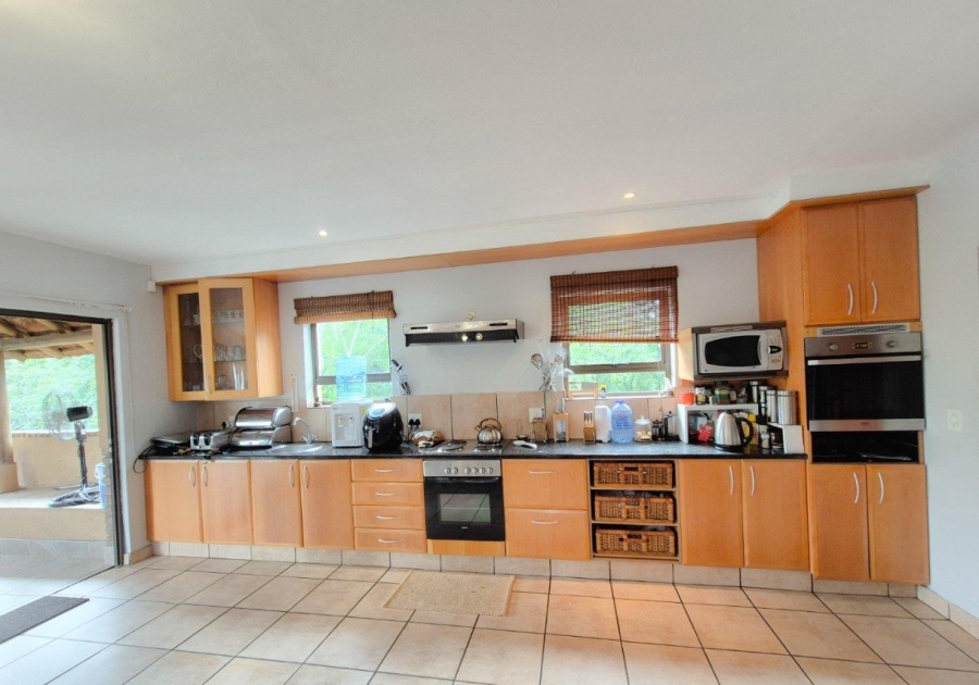 6 Bedroom Property for Sale in Boschenvaal River Front Lodges Free State